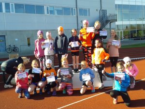 Sporta klase sacenšas ar sportistiem Igaunijā