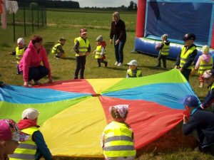 Allažos notiek bērnu sporta svētki 