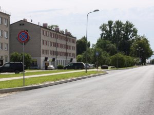 Turpinās Zinātnes ielas asfaltēšana; plānoti satiksmes ierobežojumi