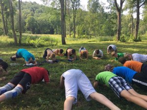 Turpinās Veselīga uztura un fizisko aktivitāšu nometne bērniem