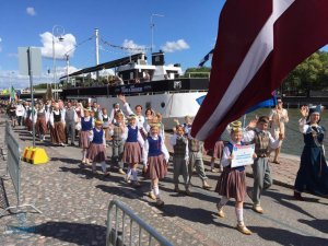 Laurenču sākumskolas tautas deju kolektīvs piedalās festivālā Somijā