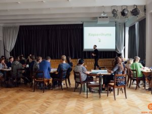 Aizvadīta jauniešu un deputātu diskusija „Kafija ar politiķiem”