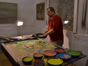 Mākslu skolā „Baltais Flīģelis” skatāma Elmāra Gaigalnieka izstāde „Gaisma”