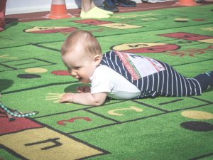 Siguldas pusmaratona ietvaros Siguldā notiks mazuļu rāpošanas sacensības