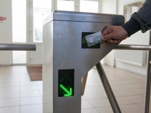 Divās Siguldas novada skolās uzstādītas ieejas drošības sistēmas