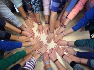 „Mērķis” aicina iesaistīties patriotisku aksesuāru radīšanā