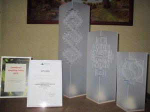 12.a klases skolēnu mācību uzņēmums saņem atzinību