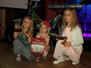 Mazajiem novadniekiem godalgotas vietas Latvijas kausā triālā