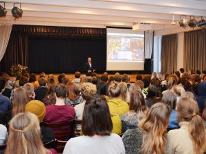 Ģimnāzisti papildina zināšanas par valsts drošību