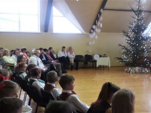 Allažu pamatskolā aizvadīts labdarības pasākums