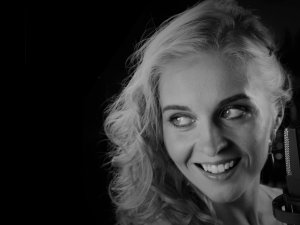 Allažu pagasta Tautas namā uzstāsies dziedātāja Ginta Krievkalna 