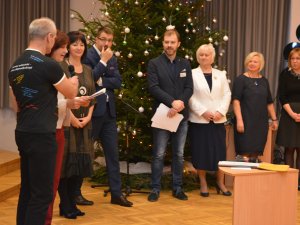 Siguldas Valsts ģimnāzijai 131 zelta un sudraba liecība