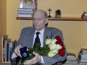Priekšsēdētājs sveic Alfrēdu Vilhelmu Gaili 100 gadu jubilejā