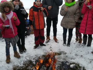 Mores pamatskolā piemin barikāžu laiku