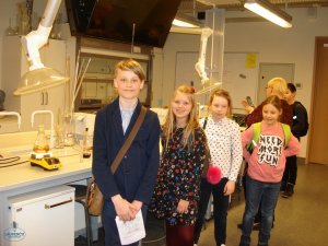 Laurenču sākumskolas skolēni piedalās jauno pētnieku forumā 