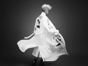  „Sunset Festival” uzstāsies britu dziedātāja Emēlija Sandē