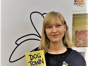 Novadniece Luīze Pastore piedalās Londonas grāmatu tirgū