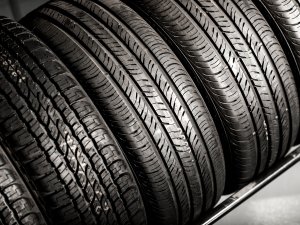 Nolietotās autoriepas aicina nodot šķiroto atkritumu pieņemšanas laukumā