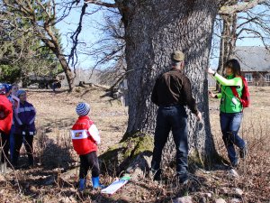 Radoši, izzinoši un čakli notikušas „Pavasara tradīciju radošās darbnīcas”