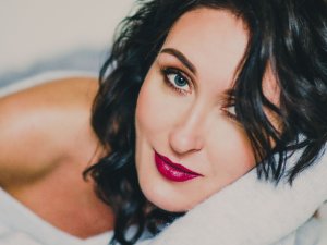 Koncertzālē „Baltais Flīģelis” ar šansonu programmu uzstāsies Ineta Rudzīte 