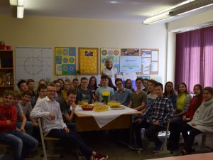 Ģimnāzijā svin Baltā galdauta svētkus 