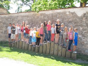 Mores pamatskolas skolēni viesojas Cēsīs