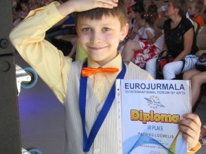 Vokālās grupas „Zibsnis” solists iegūst 3.vietu starptautiskā konkursā