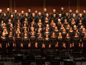 Kanādas jauktais koris sniegs bezmaksas koncertu Siguldas pilsdrupu estrādē