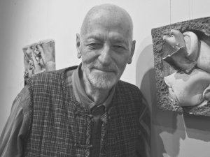 „Siguldas Tornī” skatāma keramiķa Pētera Martinsona izstāde