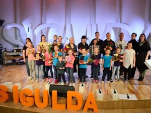 Vokālā studija „Siguldiņa” izdevusi dziesmas „Gaisa vagoniņš” videoklipu