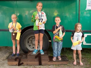 Novadnieces iegūst godalgotas vietas triāla sacensībās