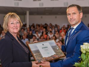 Novada pedagogi tiekas Zinību dienai veltītā konferencē