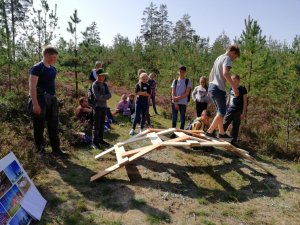 Allažu pamatskolas 6.klase piedalās iniciatīvā „Mammadaba”