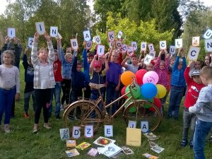 Allažu pamatskolas skolēni uzstājās ar dzejas lasījumiem