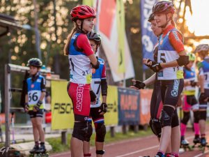 Noskaidroti sezonas labākie skrituļslidotāji un rollerslēpotāji