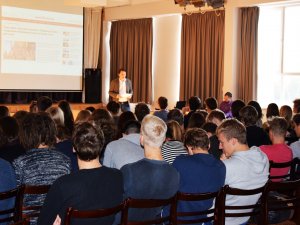 Siguldas Valsts ģimnāzijā notikusi atvērtā vēstures stunda