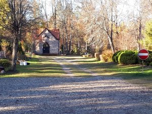 Veikti infrastruktūras uzlabojumi Allažu kapsētā
