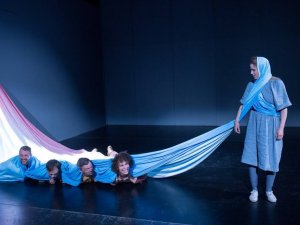 Aicina uz Valmieras Drāmas teātra viesizrādi „Dievs.Daba.Darbs”