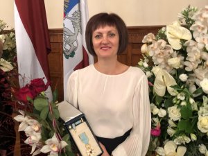 Valsts apbalvojumi piešķirti novadniekiem – Inesei Bergai, Aivaram Irbem un Visvaldim Dzenim