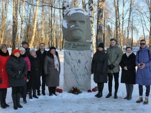Aizvadīts piemiņas brīdis tēlnieka Teodora Zaļkalna dzimšanas dienā