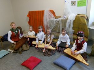 Izskanējis Kokles spēles pulciņa koncerts