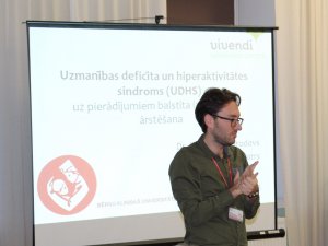 Mores pamatskolā diskusija par uzmanības deficīta un hiperaktivitātes sindromu