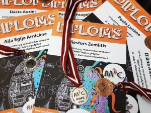 Siguldas Valsts ģimnāzijas skolēniem medaļas „M2C” konkursā