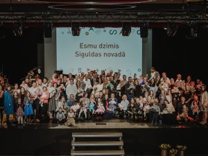 Monētas „Esmu dzimis Siguldas novadā” saņēmuši 2018. gada otrajā pusgadā dzimušie novadnieki