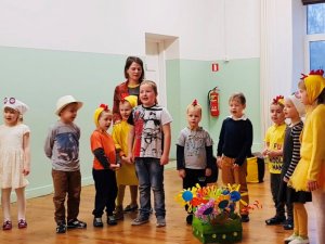 Mores pirmsskolas grupā notikusi vecvecāku diena