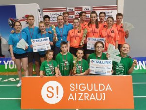 Novada skolu badmintona komandas triumfē komandu čempionātā