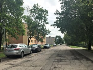 Ceturtdien, 30. maijā, aicina iedzīvotājus nenovietot auto stāvēšanai Parka ielā