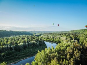 Šonedēļ Siguldas novadā: Siguldas Tautas teātra pirmizrāde, 9. un 12. klašu izlaidumi un citi pasākumi