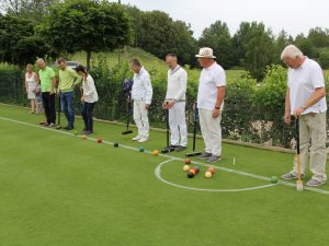 Siguldā atklāts pirmais pilna izmēra kroketa laukums Austrumeiropā