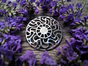 Pils kvartāla amatnieku darbnīca „Baltu rotas” aicina uz 25 gadu jubileju